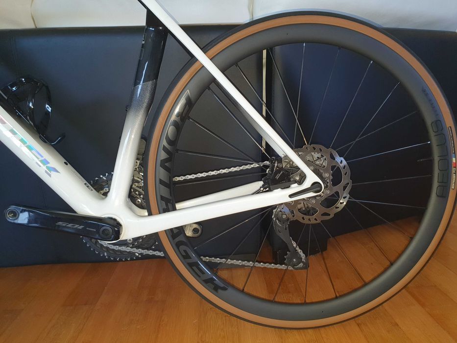 Trek Madone SL6 Gen 8 (Di2 24v)