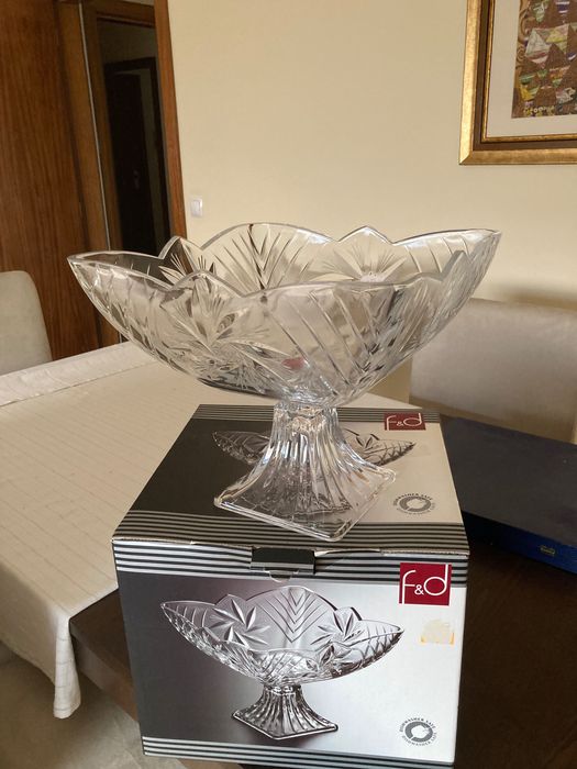 Taça de cristal com pé