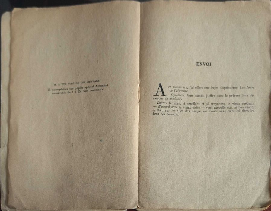 La visage da la femme Dr. Besançon, Livro