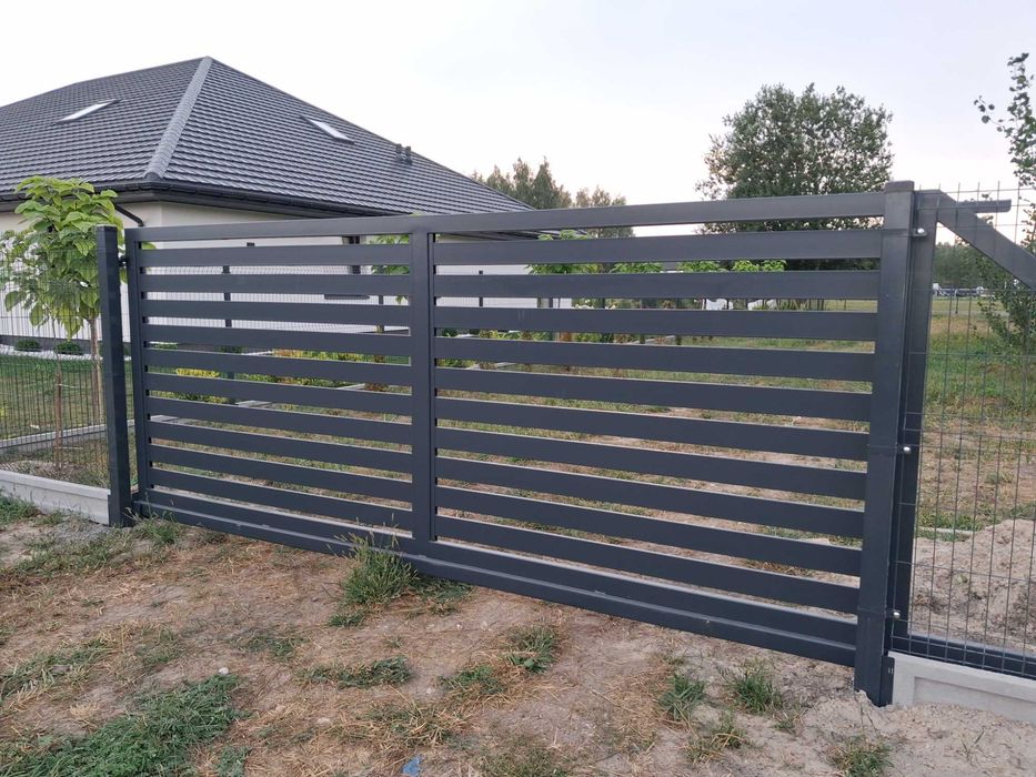 Brama przesuwna palisadowa
