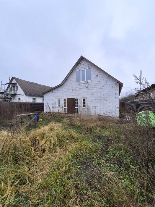 Продам новий двоповерховий будинок 150м2 в Новій Боярці, 6 соток.