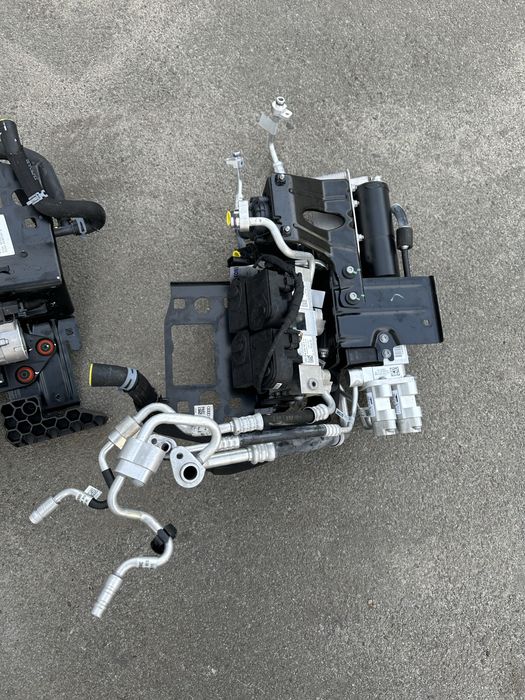 Audi Etron бокові блоки