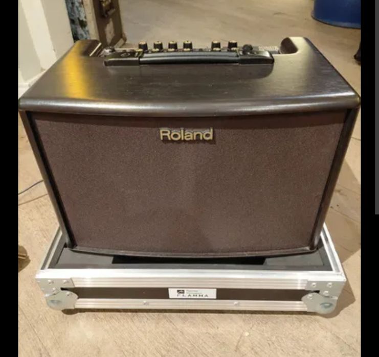 Roland AC 60 como novo.