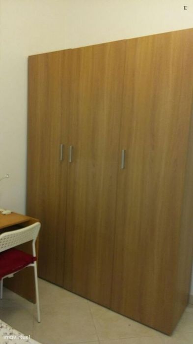 Quarto - localizado em Alameda Lisbon