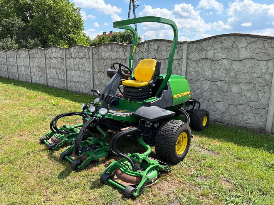 Kosiarka Samojezdna Do Dużych Powierzchni Traktorek John Deere 8800 TerrainCut 5 Kosisk 230CM