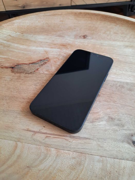 Czarny Iphone 12 stan idealny
