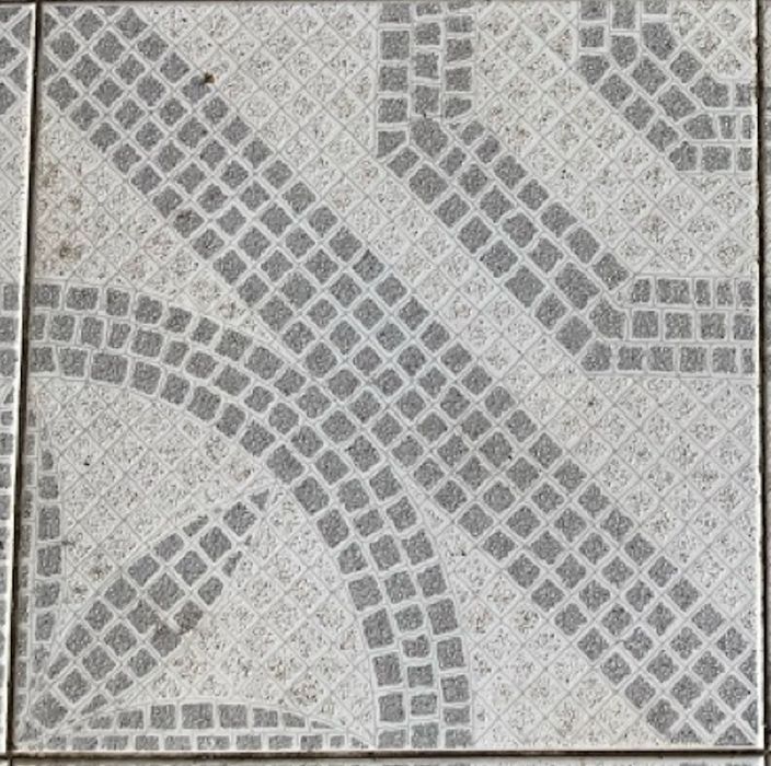 Piso cerâmico / tijoleira / azulejos