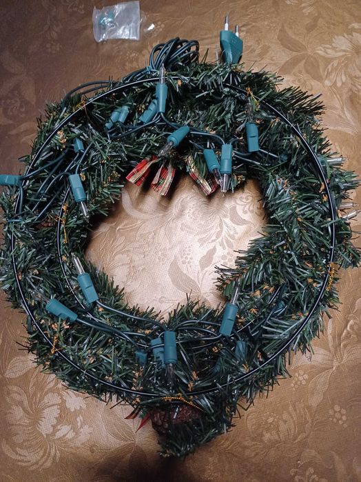 Decoração de Natal - Coroa para porta com luz incluída - NOVA