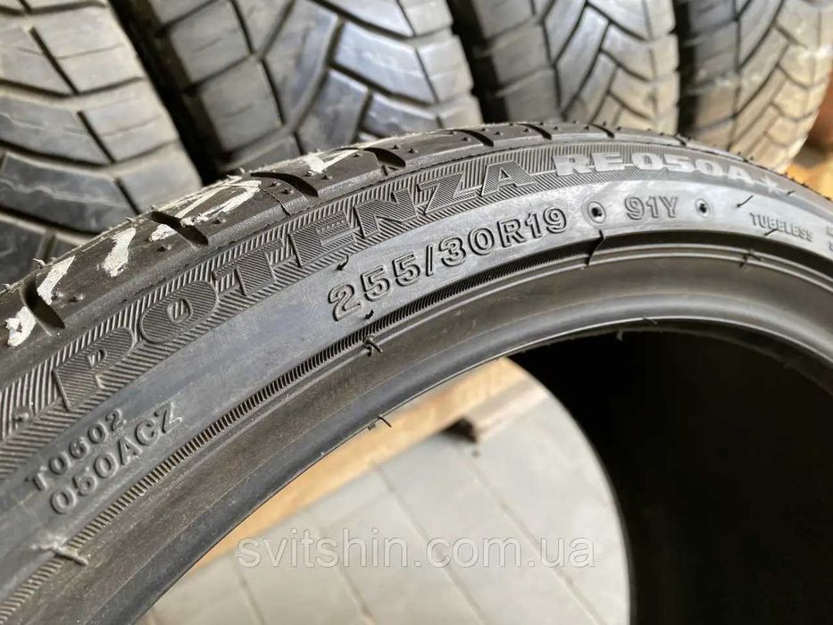 Hові літні шини 255/30R19 Bridgestone Potenza Re050A RFT 2шт