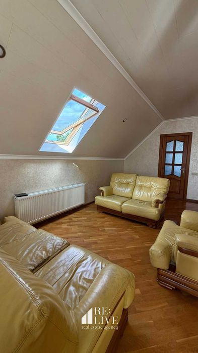 Продаж будинку з ремонтом 256 м² готовий до заселення