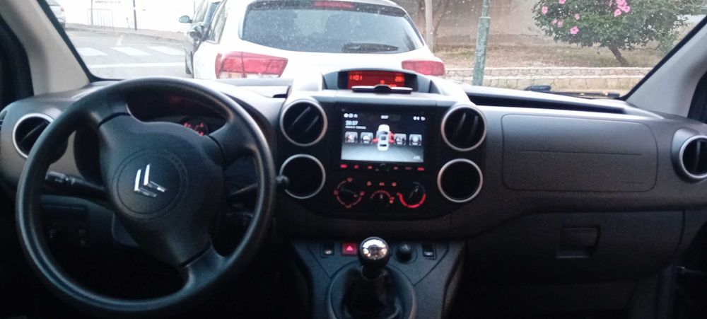 Citroen Berlingo Multispace muito bonita