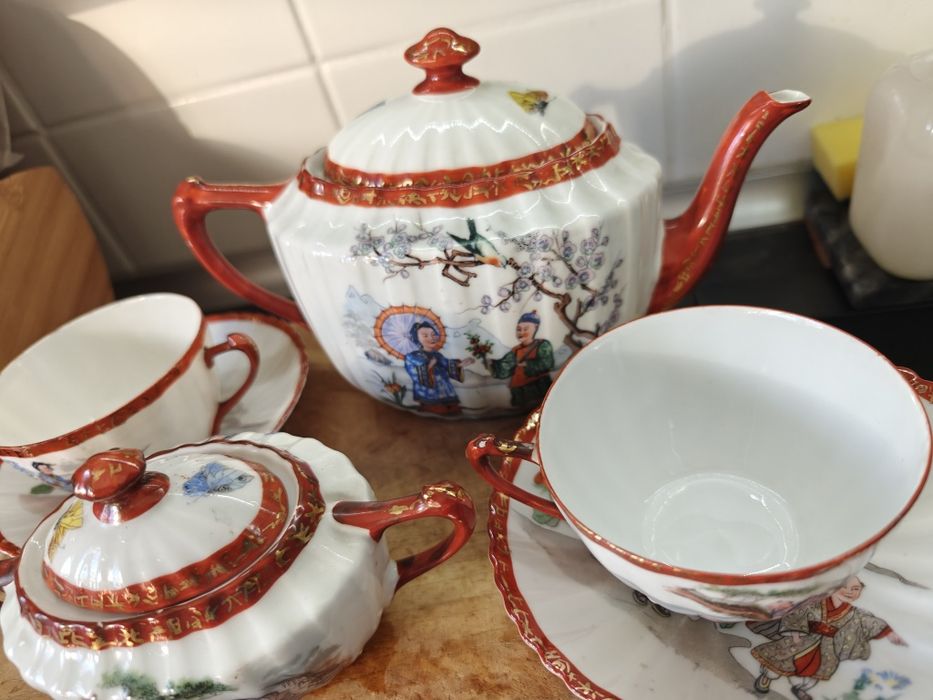 Japoński porcelanowy serwis kawowy