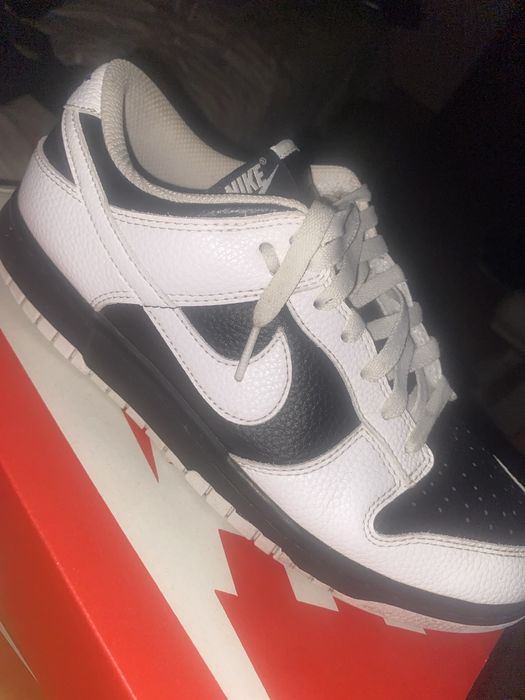 Nike dunk panda reverse