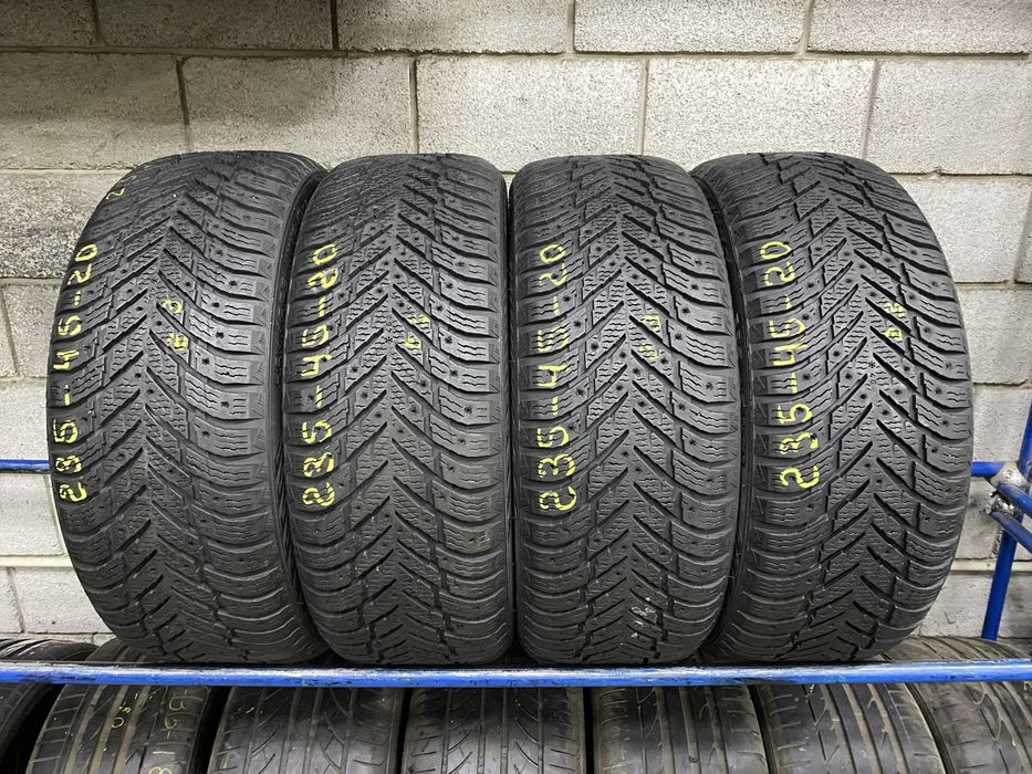 Зимові шини 235/45 R20 (100T) NOKIAN