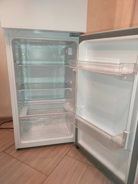 продам холодильник НОВИЙ жодного разу не користувалися
