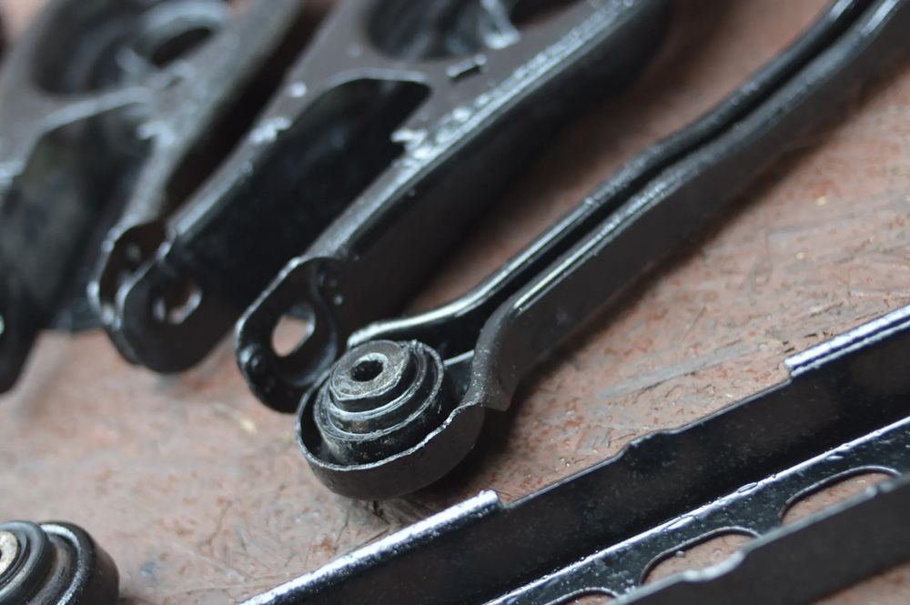 bmw e90 / e81 / e87 / e91 / e92 / e93 oryginalne wahacze tył lewe / p