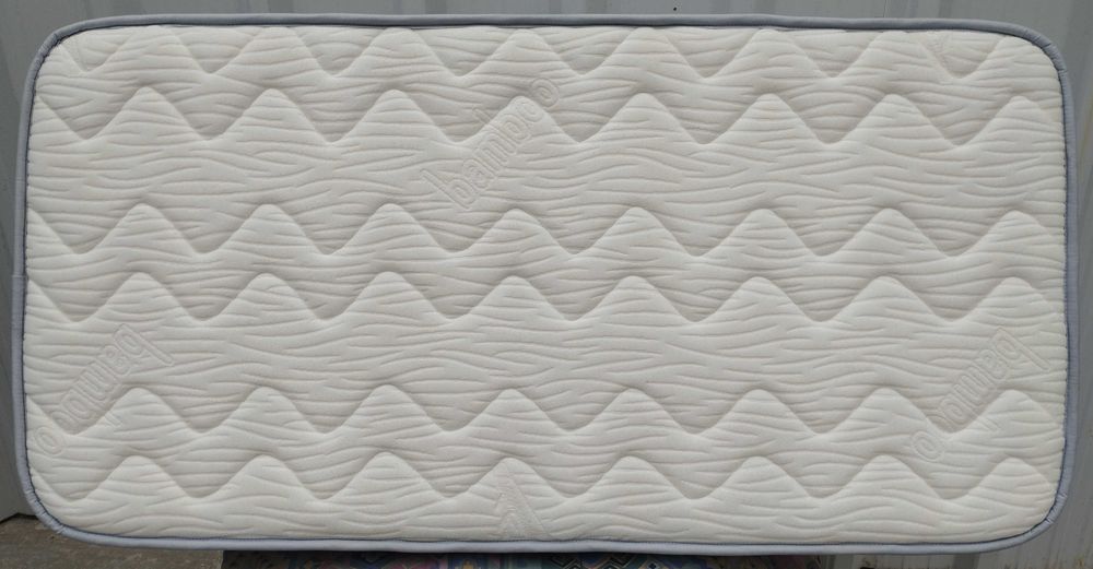 Colchão de espuma para cama de bebe, como novo