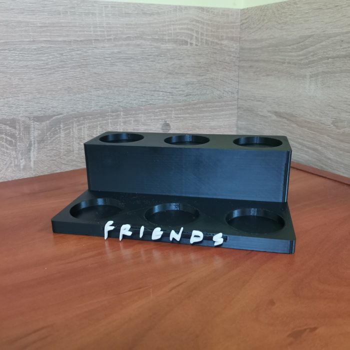 Підставка з логотипом Friends для фігурок McDonald's