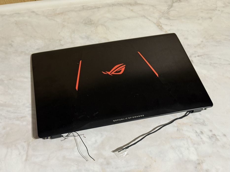 Klapa asus rog strix gl553 (pęknięta matryca)