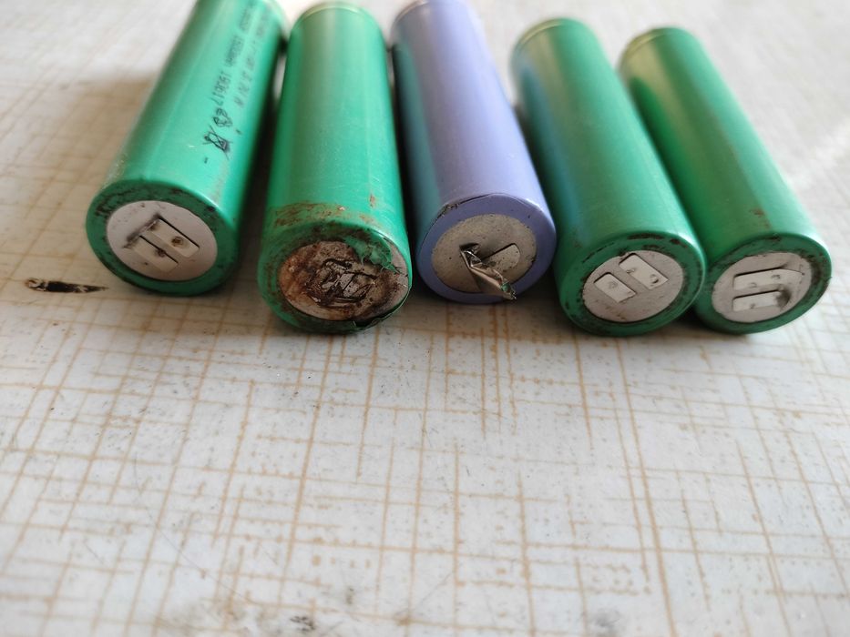 Ogniwa od hulajnogi sprawne 3,7V, 4x1500, 1x2000 mAh