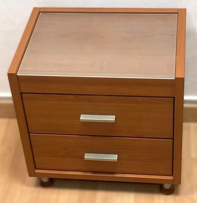 Mesa de cabeceira (so uma)