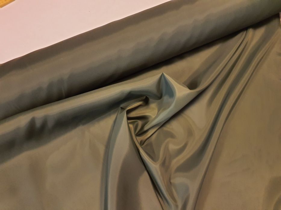 Tkanina nieprzemakalna oliwka szer.152 cm.Promocja