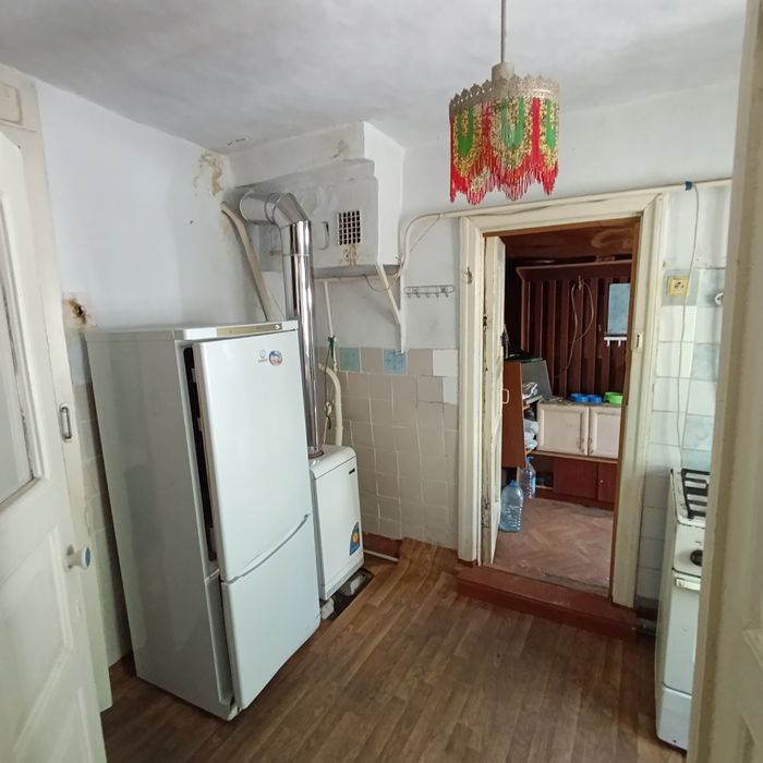 Продаю пів будинку Космонавтів, окремий двір,