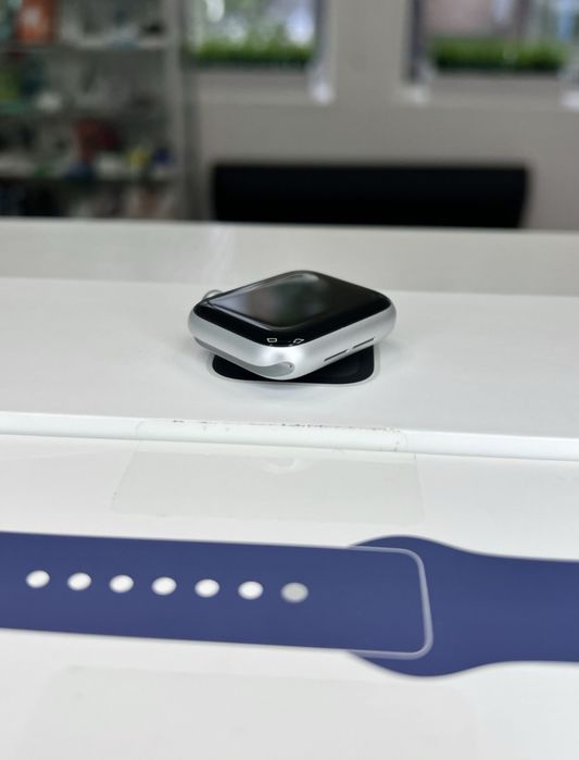 Apple Watch SE 40 мм 
Продам Apple Watch SE 4