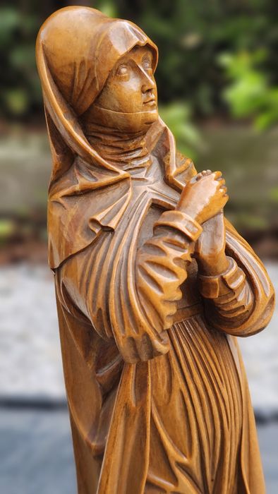 Matka Boska  drewniana piękna figura