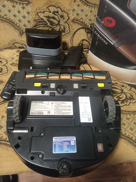 Робот пилосос Samsung Powerbot VR7030WiFi