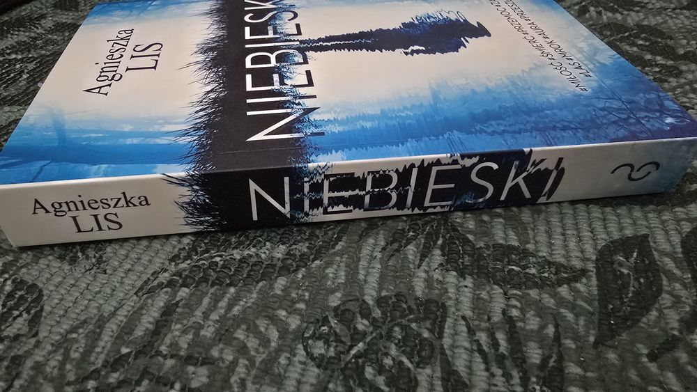Nowa. Agnieszka Lis,  Niebieski
