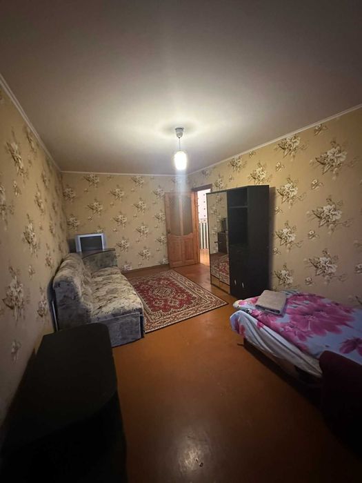 Продаж трикімнатної квартири з автономкою