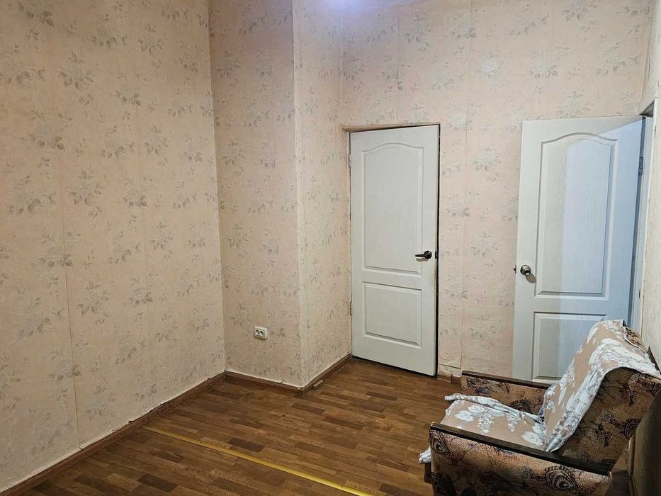 Продам квартиру на пр. Нигояна. Сталинка! Газ. котел! Отдельный вход!