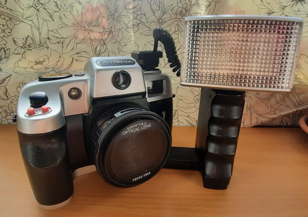 Câmara 35mm Olympia c/ Flash Externo