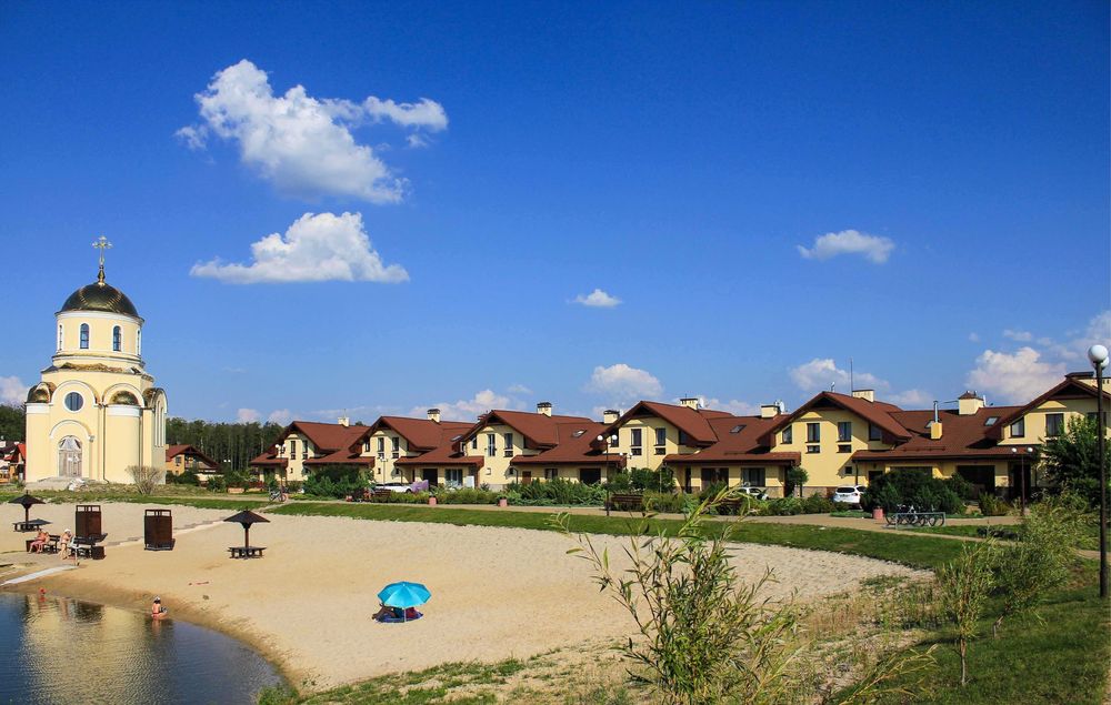 Продам 2 єт.дом 415 кв.м. в с.Севериновка, КГ Севериновка