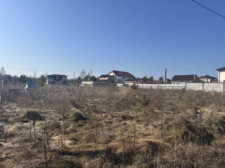 Продається чудова земельна ділянка Липовий Скиток з соснами..