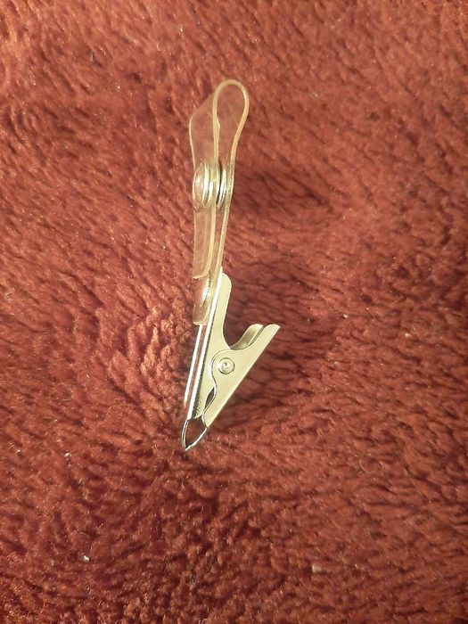 Zapinki do identyfikatorów, cena za 7 sztuk