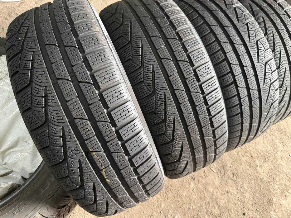 Шини зима 235/50/R19 Pirelli Sottozero Winter 210