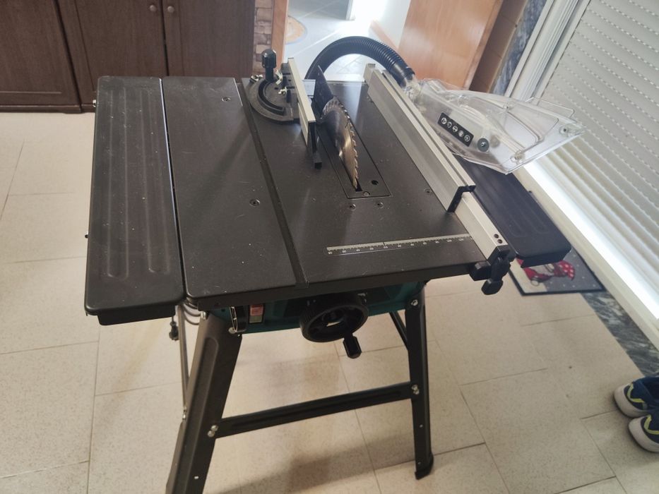 Serra de mesa Vonroc 1500W - 210mm | Incl. lâmina