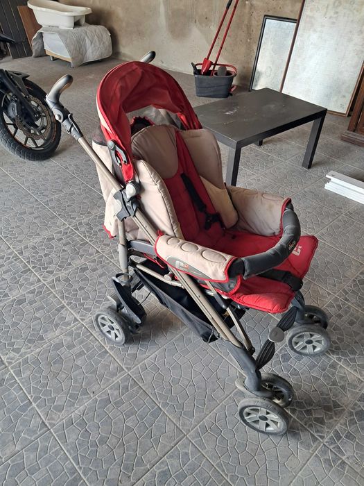Carrinho de bébé Trio Chico e banheira bébé