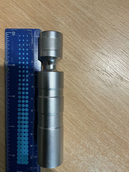 Cr-va якісний міцний зручний свічний ключ карданчик 12гр 3/8 поворотни