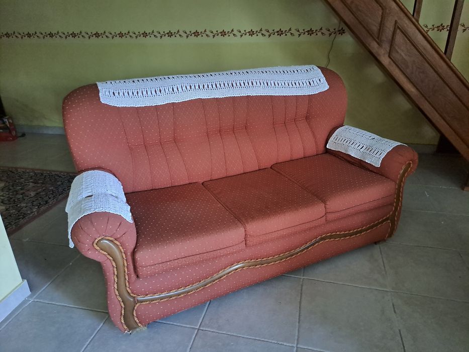 Conjunto de Sofás Clássicos (3 Lugares + 2 Poltronas)