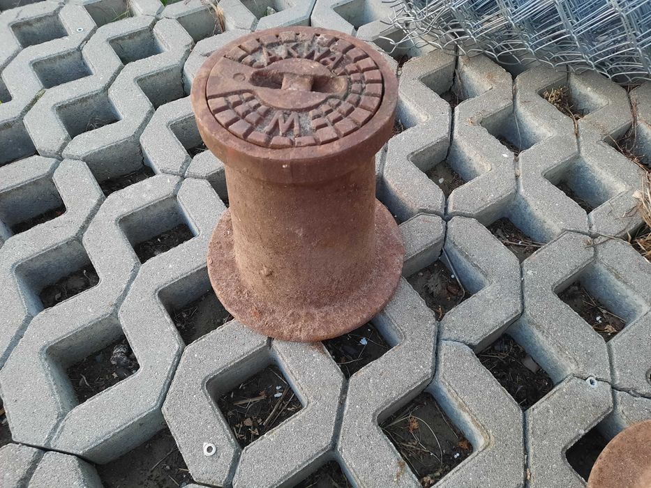 Właz żeliwny d 600 40 tonowy