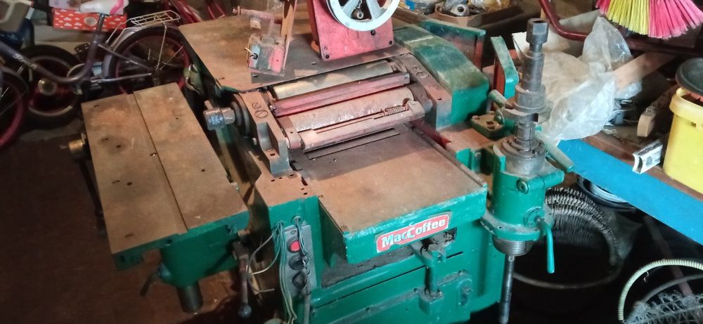 Станок деревообробний