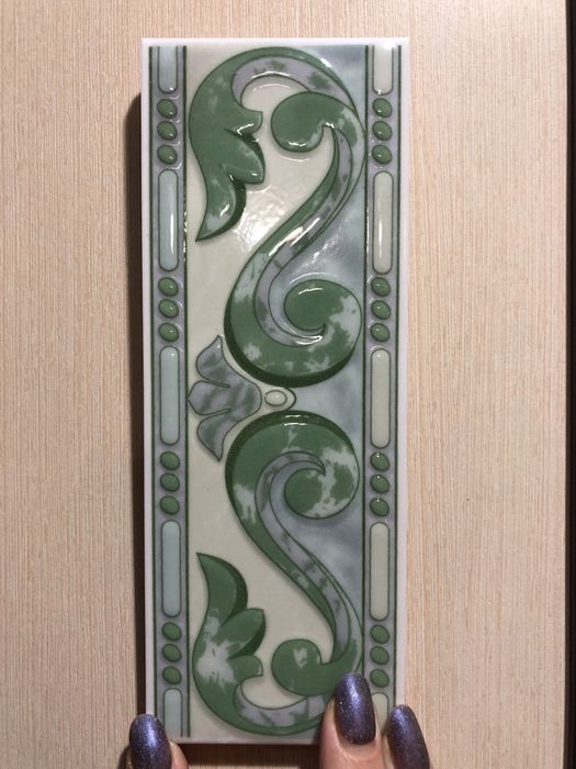 Залишок плитки облицювальної настінної і  для підлоги.