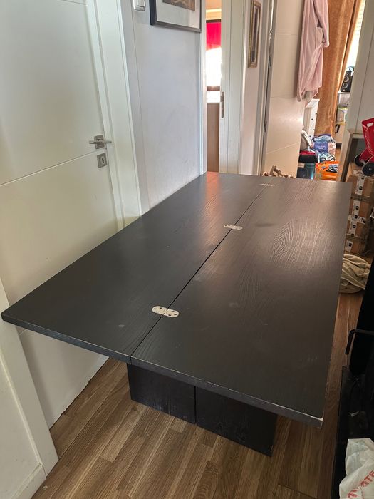 Mesa de jantar dobrável da ÁREA