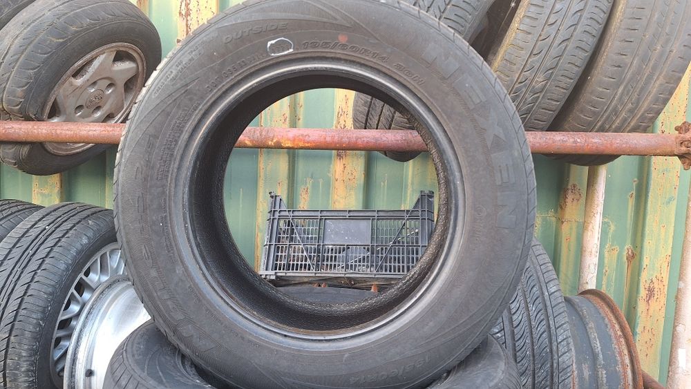 Vendo Pneus Nexen 195/60R14