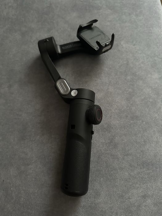 Gimbal-stabilizator do telefonu