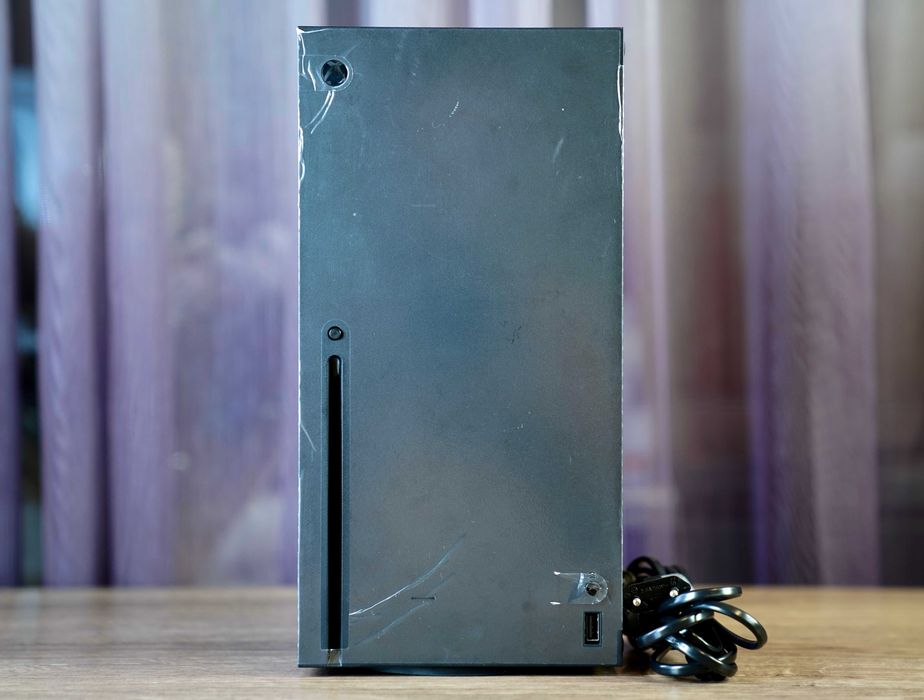 Стационарная игровая консоль Microsoft Xbox Series X 1TB 1 шт. NEW! NO BOX!