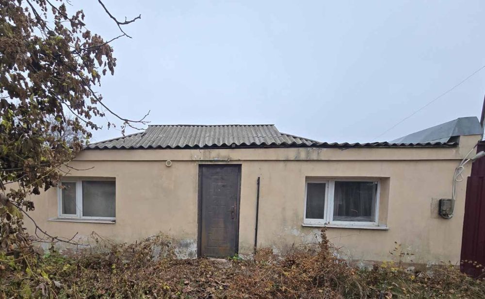 Продам частину будинку. Кущівка. Окремий двір.
